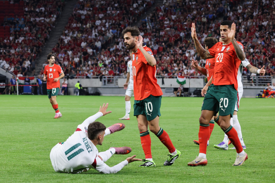 bt, XDiZs, CGhUk bt, XDiZs, CGhUk