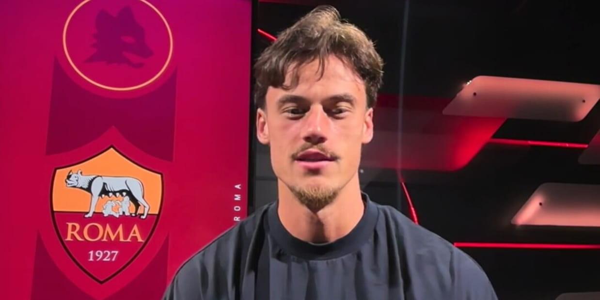 回看他在 回看他在