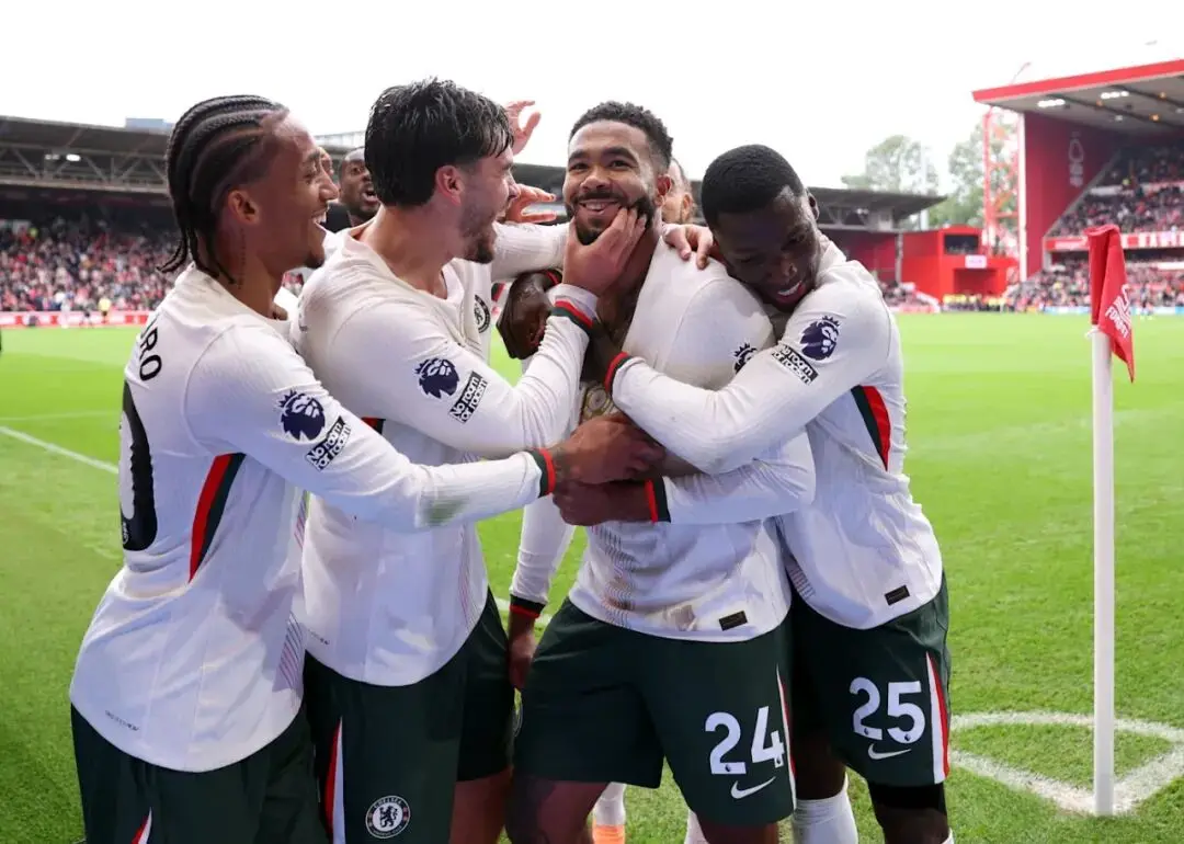 能坐在看台, 费了一次绝 能坐在看台, 费了一次绝