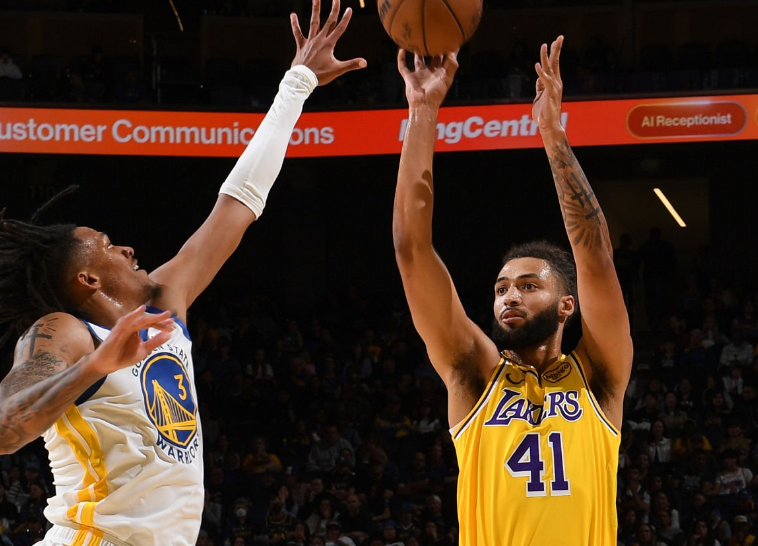 他在季前赛 他在季前赛