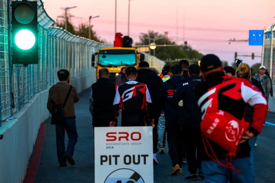 yeSvP, 跑道, OrKhL