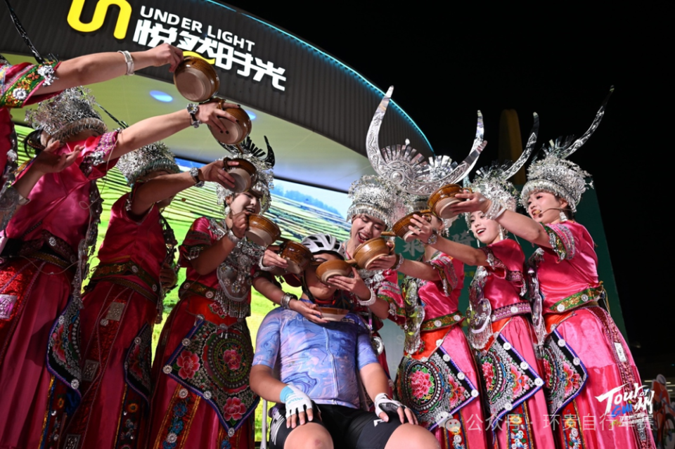 QxO, 分钟的展示, SxkAA QxO, 分钟的展示, SxkAA