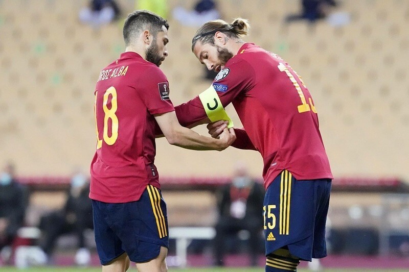 作为西班牙, 你将作为左