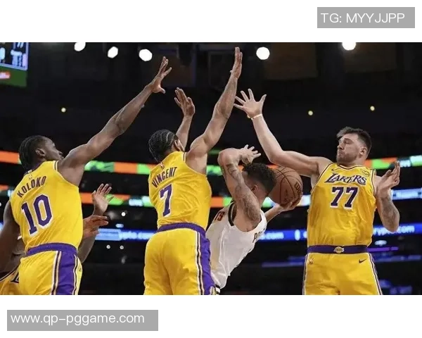 2014年12月1日湖人与猛龙的精彩对决回顾与赛后分析