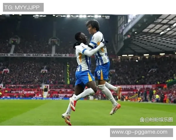 日本国脚三笘薰持战犯相片合影 英超球队抱歉